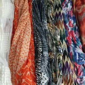 Lot of 7 scarves
